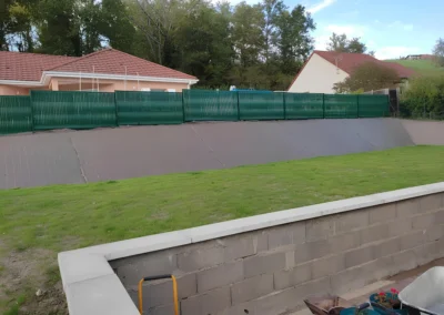 Terrain nivelé après travaux de terrassement
